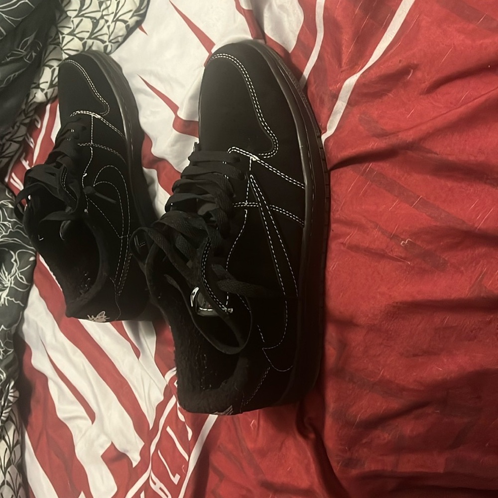 Travis scott black phantom jordan 1